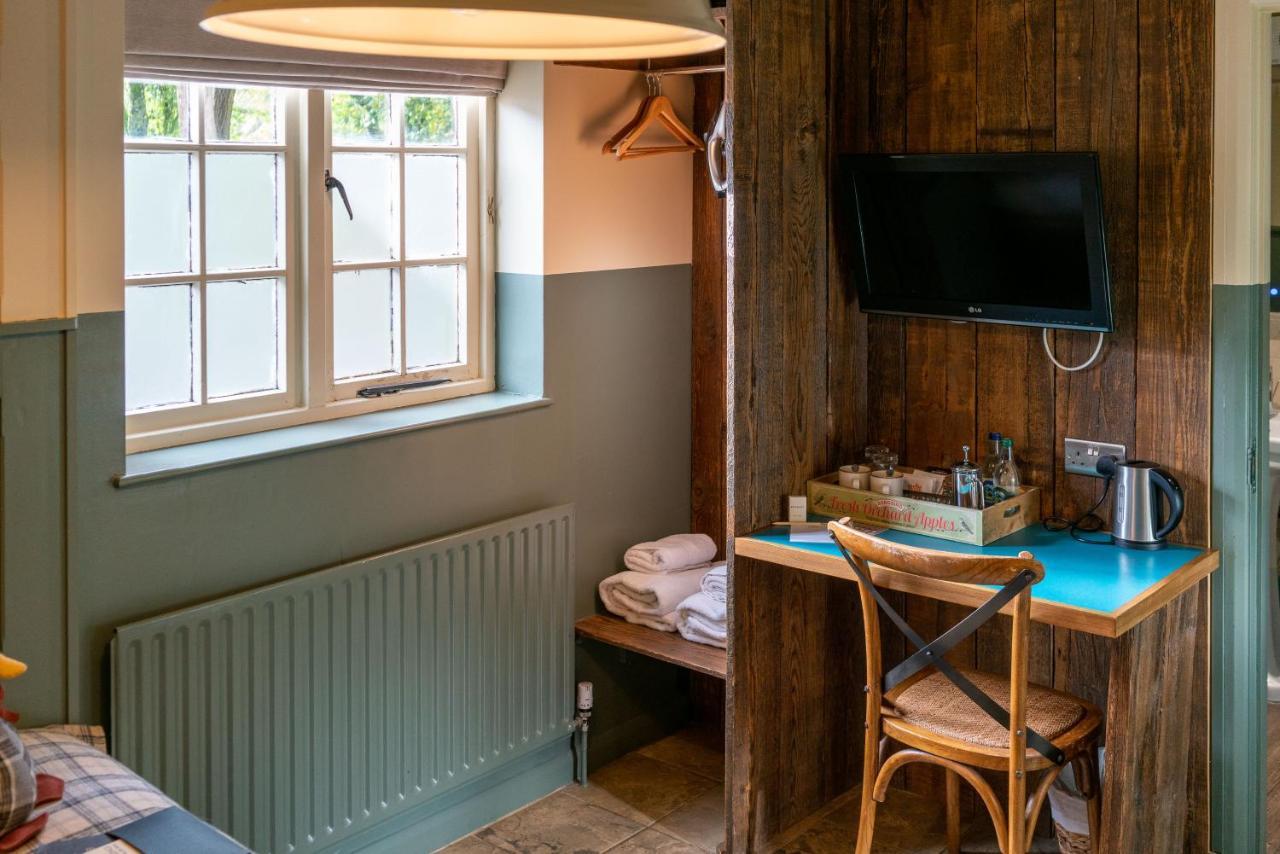 Bourne Valley Inn Saint Mary Bourne Bagian luar foto